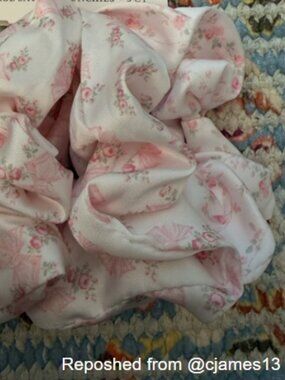 Loveshackfancy x Goody Large Satin Scrunchies - 3 count